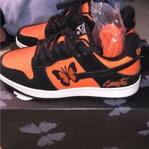 Gnarcotic SB. With other laces. Hard to find Exclusives.